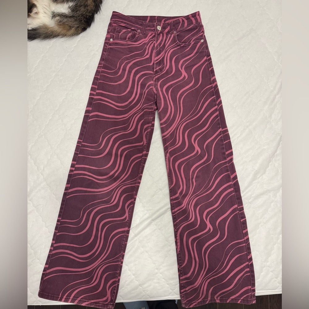 Stylish Pink Wave Pattern Women Jeans H&M size S